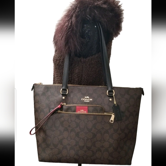 NWT! COACH BROWN/BLACK GALLERY TOTE AND CORNER ZIP WRISTLET WITH RED STRIPE - Picture 3 of 12